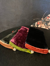 Load image into Gallery viewer, Lua Velvet Glasses Case - 3 Colours
