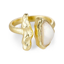 Load image into Gallery viewer, Pure By Nat Ring With Pearl - Gold/Silver
